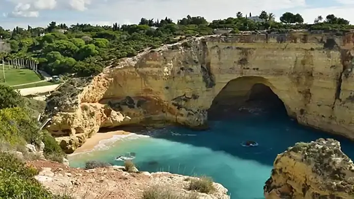 Algarve car hire - Carvoeiro meeting point is Hotel Rocha Brava